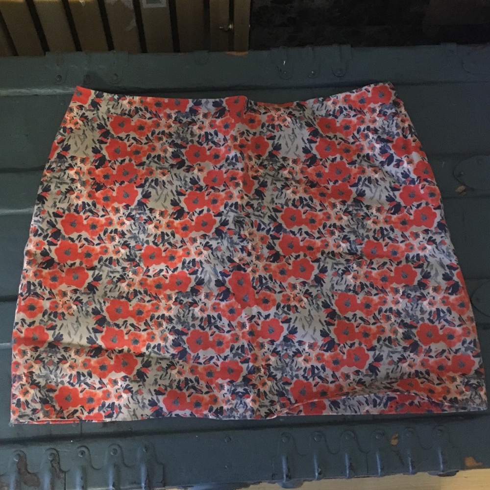 Floral mini skirt